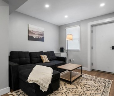 $1,799 / 2 br / 1 ba / 164-168 Picton unit 2 - Photo 2