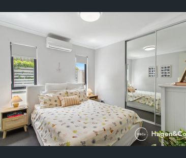 Stylish, Secure Apartment – Perfect for Easy Living or Lock-and-Leave - Photo 3