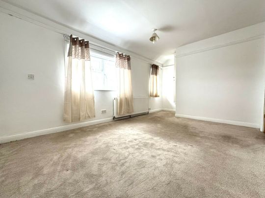 Savile Drive,Ls7 - Photo 1