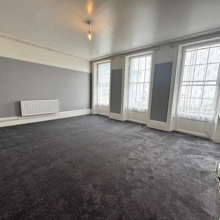 2 bedroom maisonette to rent - Photo 1