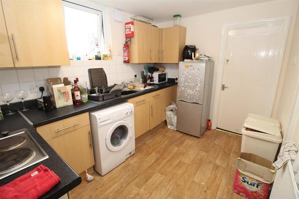 3 bedroom flat to rent - Photo 1