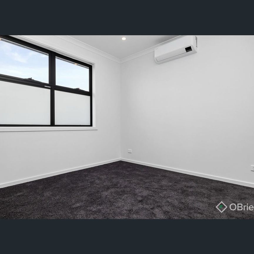 Modern Residence with Luxurious Features in the Heart of Bayswater - Photo 1