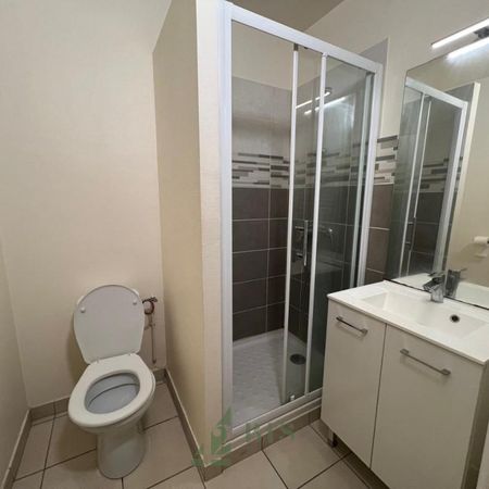 Location Appartement 2 pièces 44m² ROANNE 42300 - Photo 3