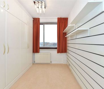 A four bedroom apartment on the eight floor with lifts - Photo 1