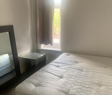 Single room to let located close to seven king station- £500 pcm - Photo 2