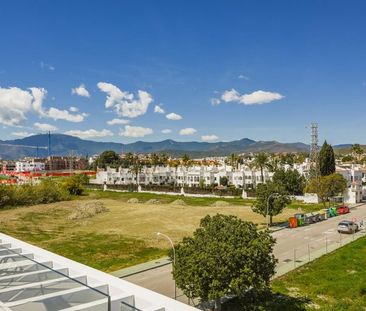 Luxury penthouse for rent in Estepona, Andalusia - Photo 5