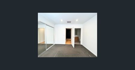 Stunning Family Home - Photo 3