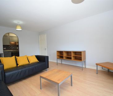 St. Christophers Walk, Wakefield - Photo 3