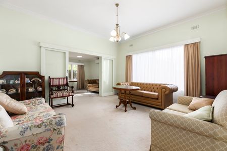 195 Cotham Road, Kew VIC 3101 - House For Rent | Domain - Photo 4
