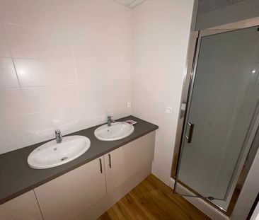 Location Appartement 3 pièces 99m² - Photo 5