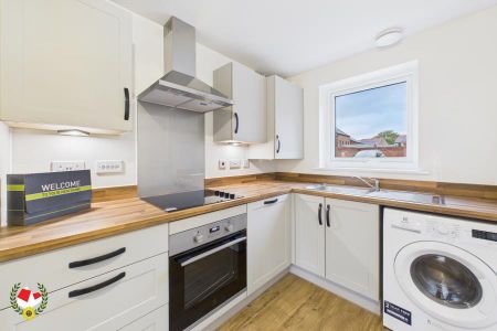 Laurie Close, Yate, Bristol - Photo 5