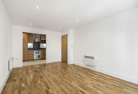 1 bedroom flat to rent - Photo 2