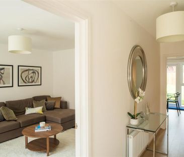 4 bedroom semi-detached house to rent - Photo 4