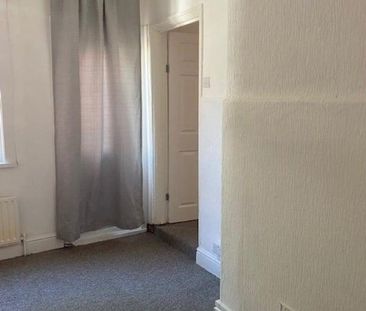 1 bedroom ground floor flat to rent - Photo 2