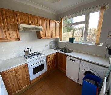 2 bedroom ground floor flat to rent - Photo 6