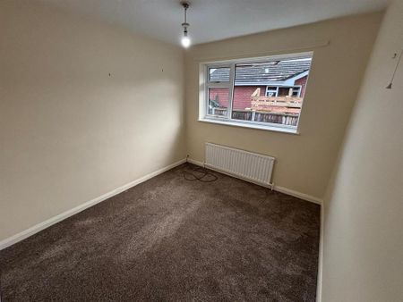 2 bedroom semi-detached bungalow to rent - Photo 2