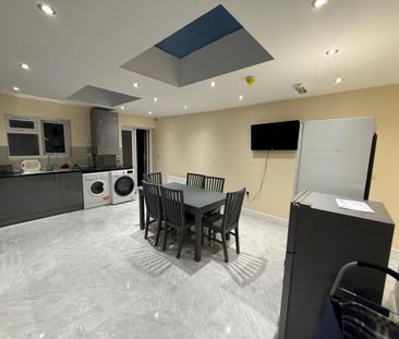 1 bedroom in a house share to rent - Photo 4