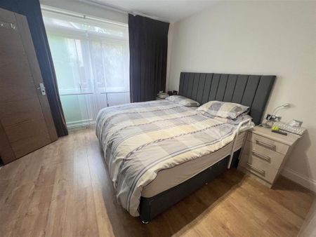 5 bedroom detached house to rent - Photo 5