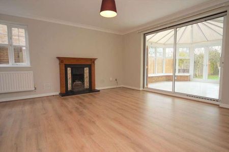 Long Fallow, St Albans, AL2 - Photo 2