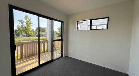 Easy Modern Living - Photo 5