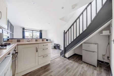 Spruce Drive, Bicester, OX26 - Photo 3