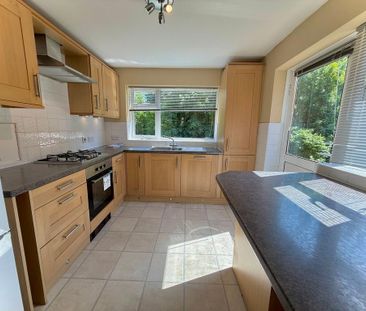 3 bedroom semi-detached house to rent - Photo 6