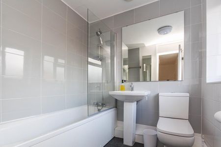 3 bedroom apartment to rent - Photo 5