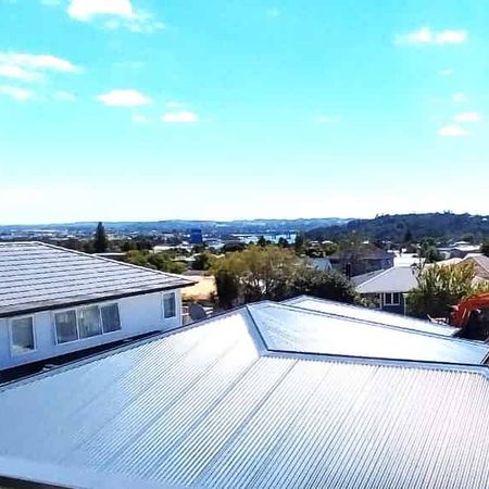 Brand New Three bedroom with Views! - Photo 4