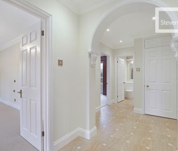 2 bedroom ground floor flat to rent - Photo 2