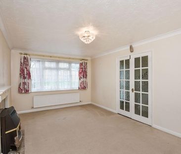 4 bedroom house to rent St. Mellion Close, Mickleover, Derby, DE3 - Photo 2