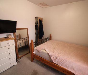House - Terraced For Rent Leopold Street, Southsea - Photo 1