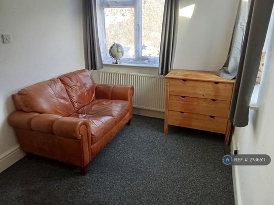 1 bedroom in a house share to rent - Photo 1
