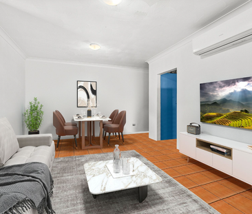 Light-Filled 2 Bedroom Apartment in Great Location - Photo 1