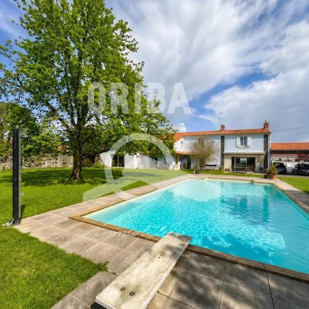 Location Maison 10 pièces 323m² ST SEBASTIEN SUR LOIRE 44230 - Photo 3