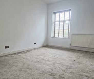 Carlton House Terrace, Halifax - Photo 3