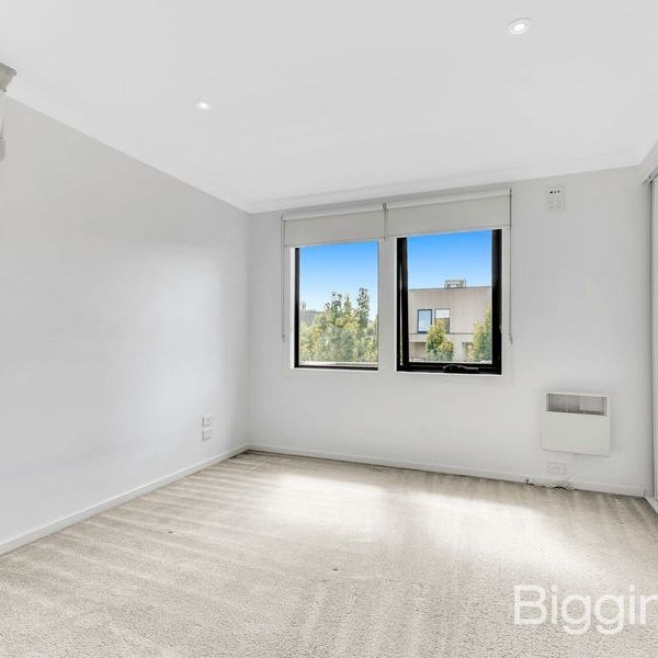 STYLISH TOWNHOUSE - Photo 1