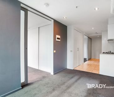 2402/8 Downie Street, Melbourne - Photo 3