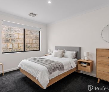 Modern comfort with room for everyone! - Photo 4