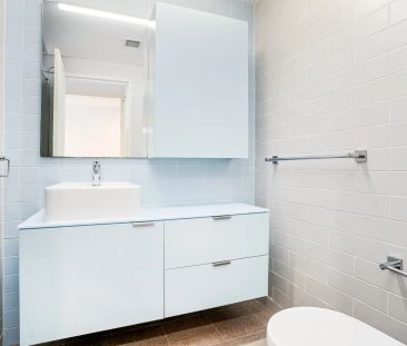 North Facing Sunbathed Abode in The Heart of Randwick - Photo 4