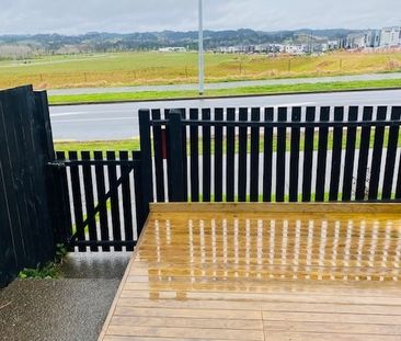 SILVERDALE, 2 BEDROOMS - Photo 1