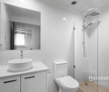 Furnished Apartment with a Newly Renovated Bathroom! - Photo 1