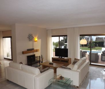 5 bedroom luxury Villa for rent in Marbella, Spain - Photo 3