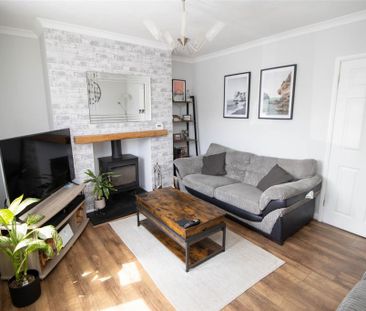 2 bedroom semi-detached house to rent - Photo 3