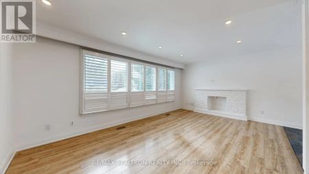 24 FENELON DRIVE - Photo 2