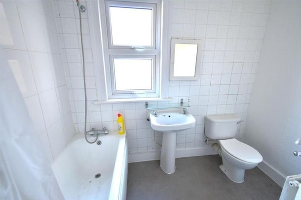 3 Bed Semi-Detached House, Stuart Road, W3 - Photo 1