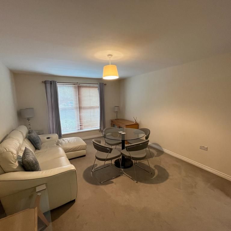 2 bedroom flat to rent - Photo 1