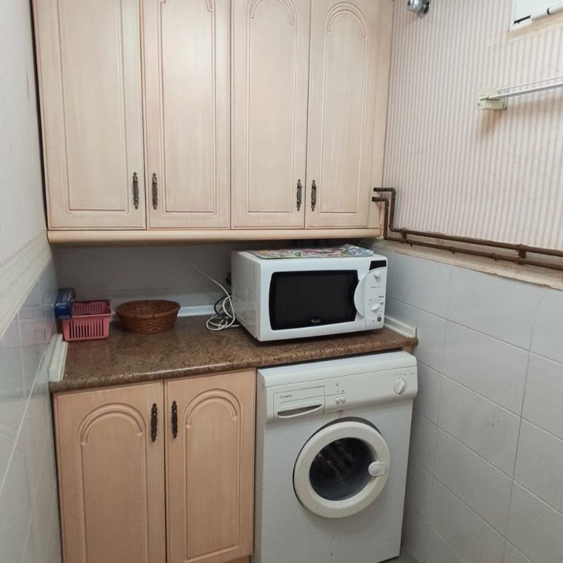 Piso de alquiler en Playa Poniente - Photo 1