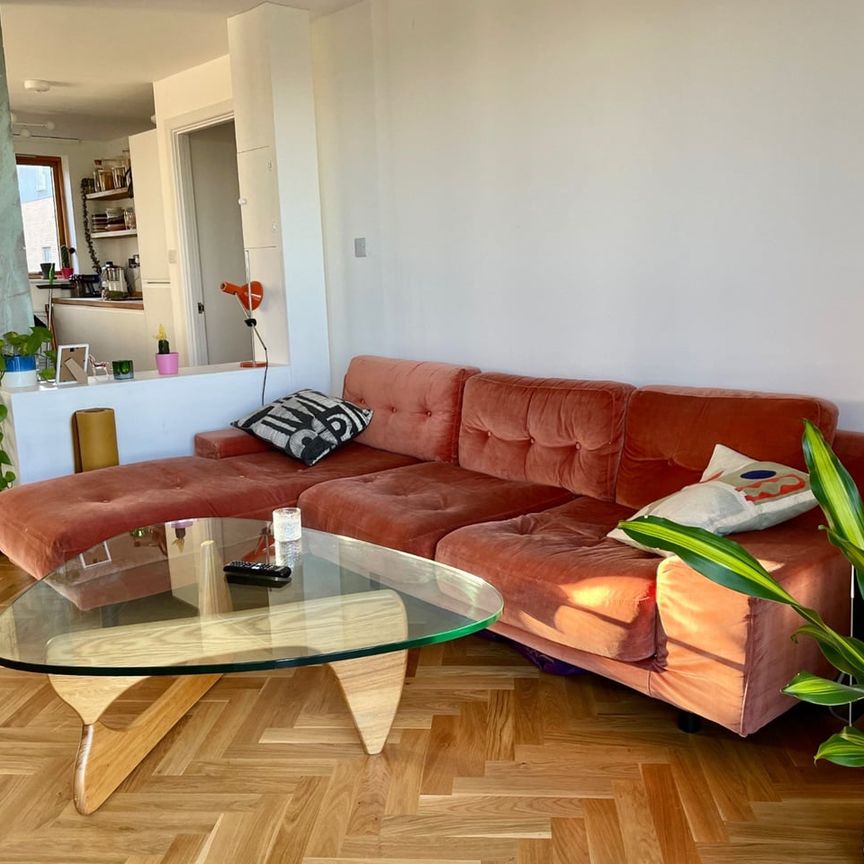 1 Bed Flat, Big Hill, E5 - Photo 1