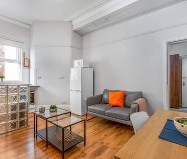 1 bedroom flat to rent - Photo 6