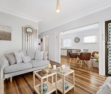 4 Higlett Street, Scarborough QLD 4020 - House For Rent | Domain - Photo 2